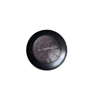 Swatched MAC Barbie Frost Eye Shadow MOTHBROWN 1.5 g